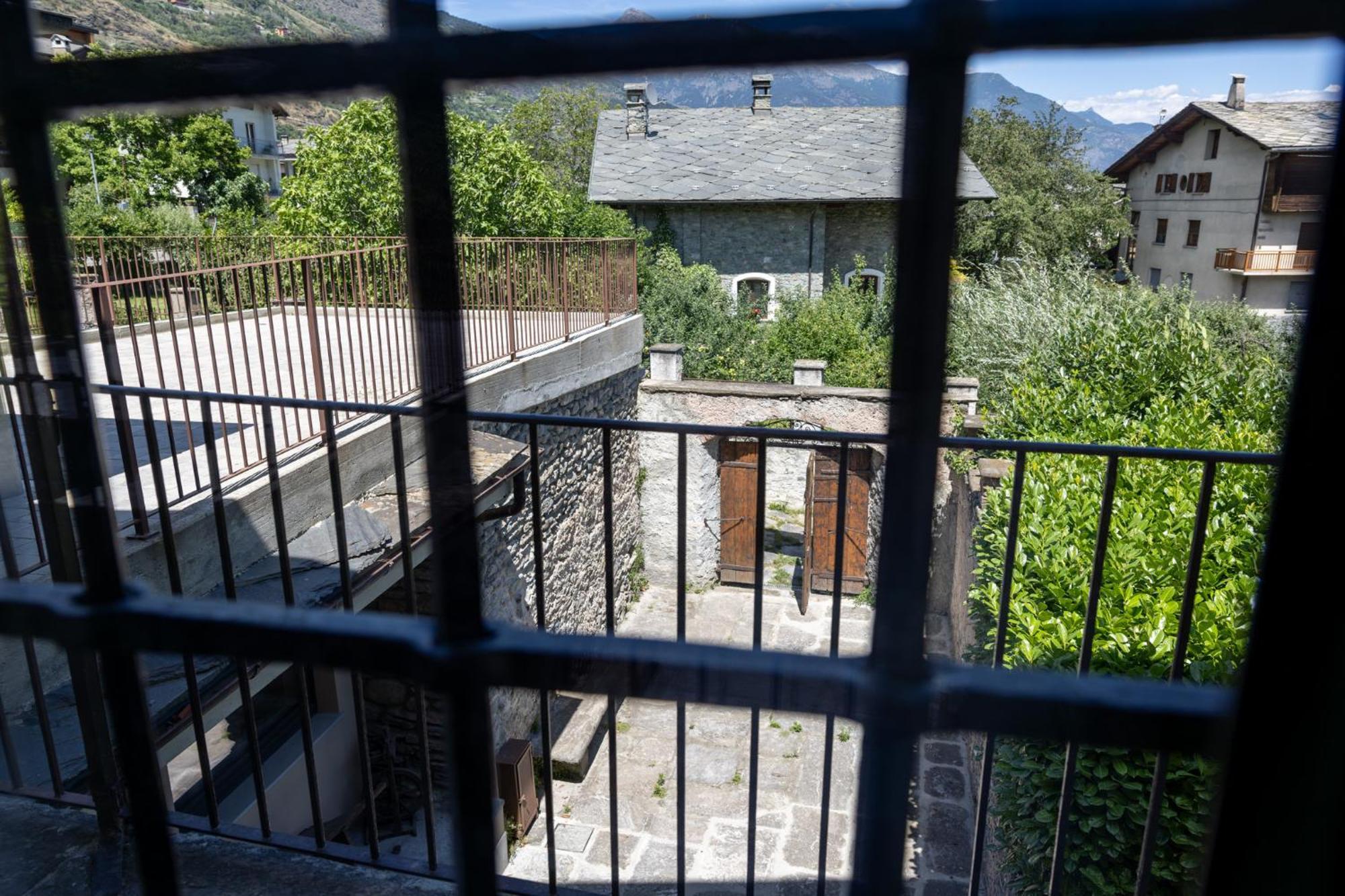 Manor House Apartment Aosta Exterior photo